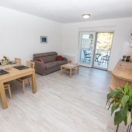Apartmani Villa Paulo Starigrad Paklenica Quarto foto