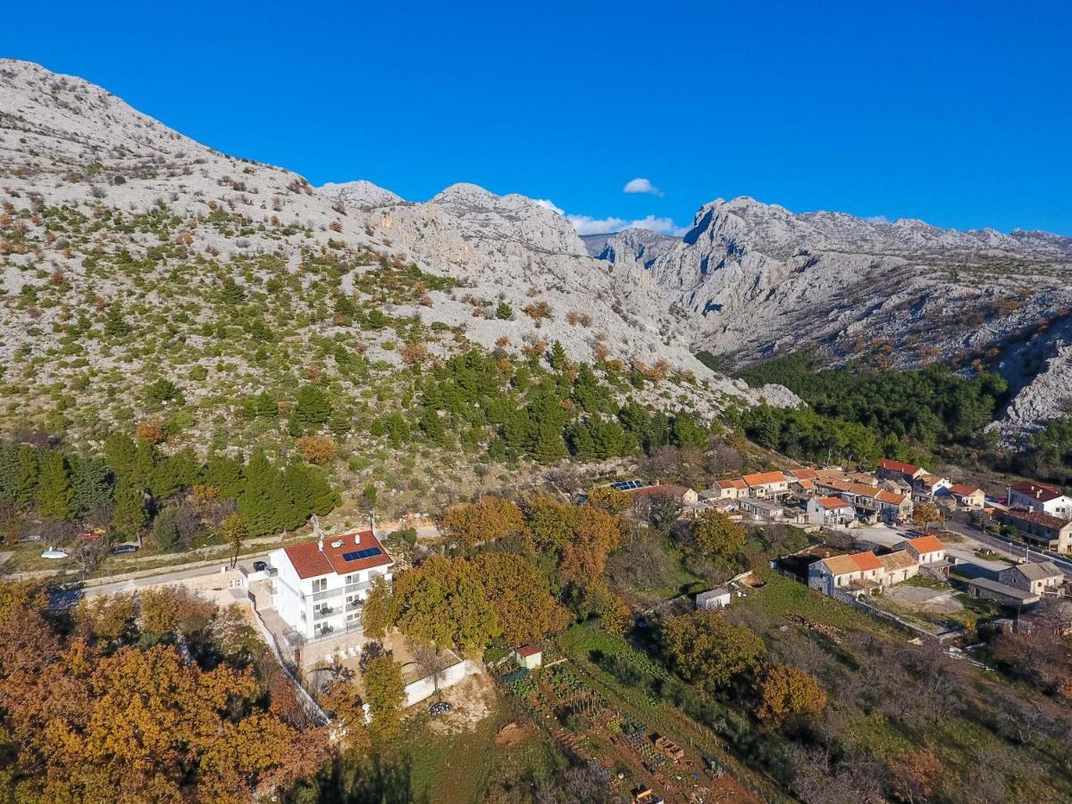 Apartmani Villa Paulo Starigrad Paklenica Exterior foto