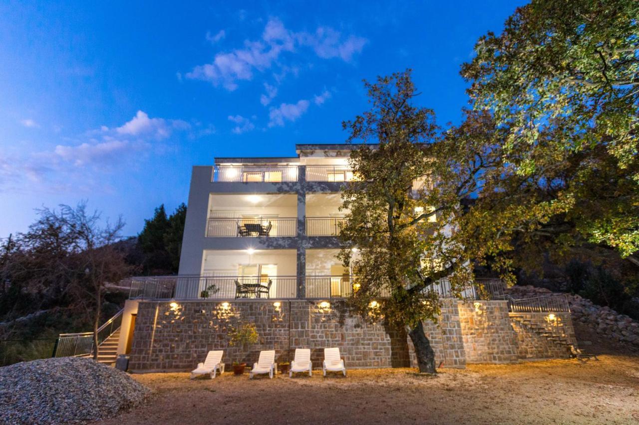 Apartmani Villa Paulo Starigrad Paklenica Exterior foto