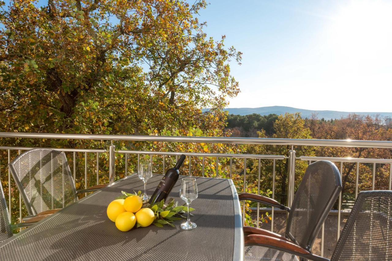 Apartmani Villa Paulo Starigrad Paklenica Exterior foto