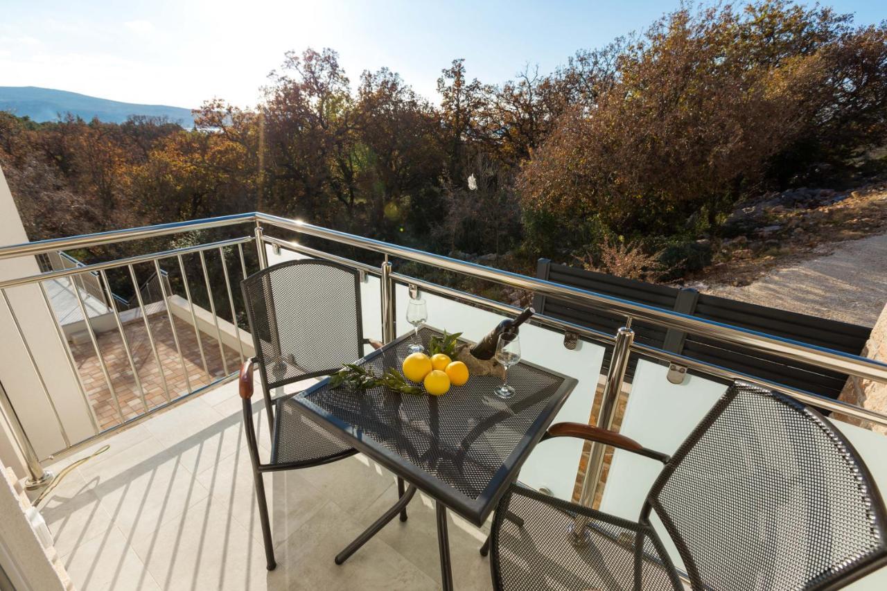 Apartmani Villa Paulo Starigrad Paklenica Exterior foto
