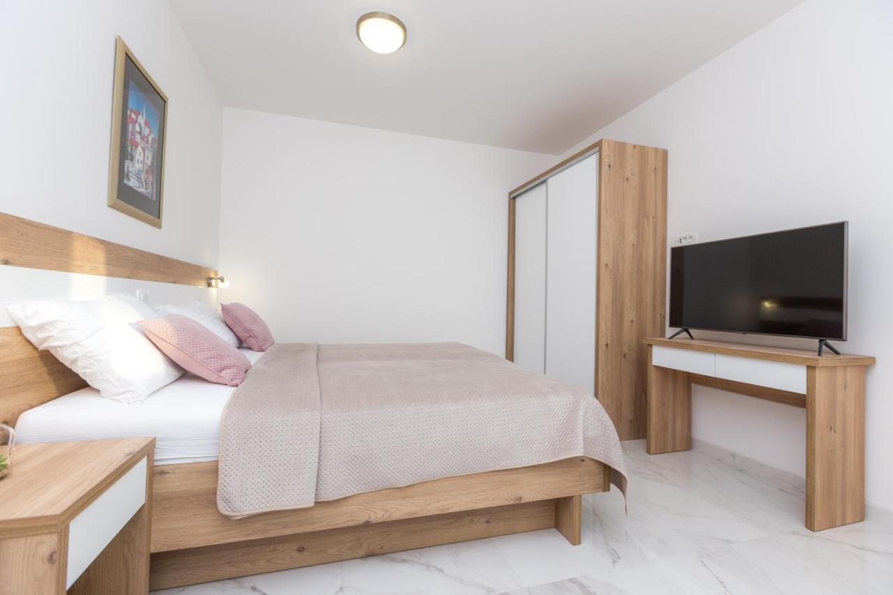 Apartmani Villa Paulo Starigrad Paklenica Exterior foto